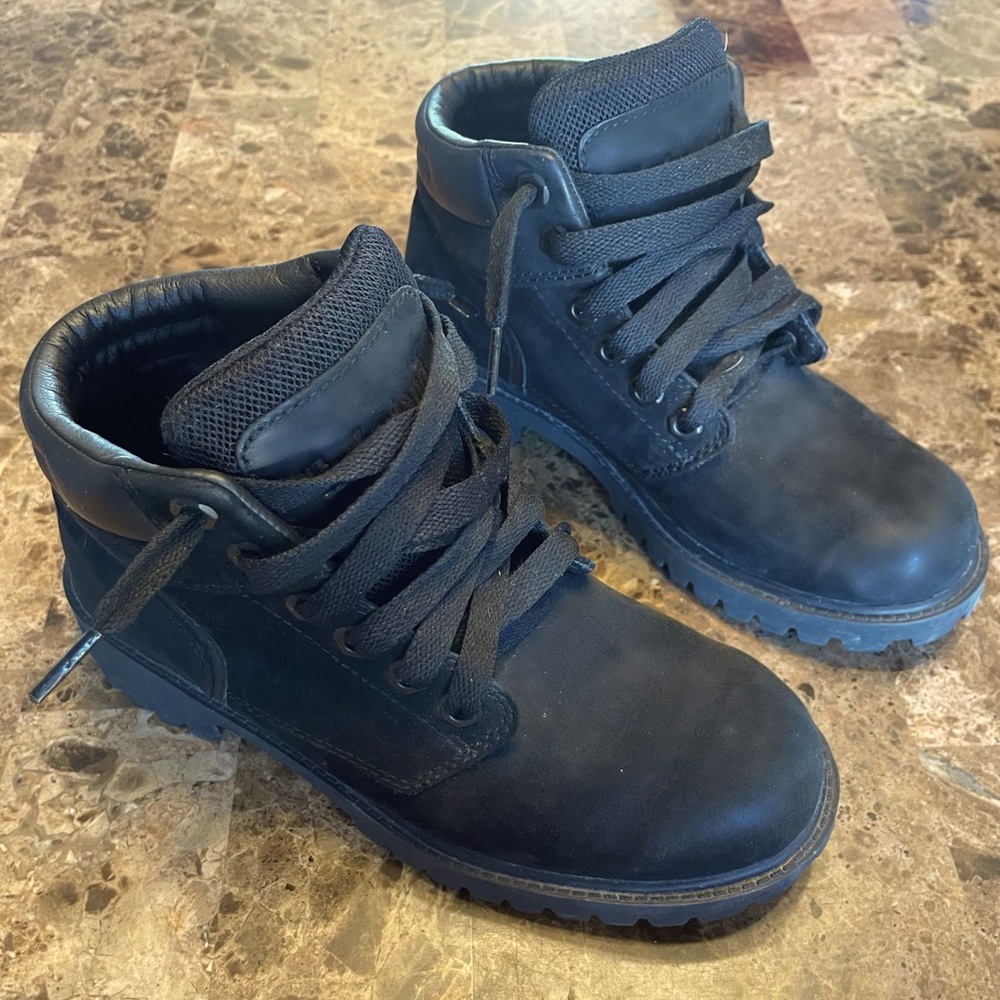 Black timberland boots size 4 boys